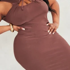 Plus Robe Mi-longue Moulante Chocolat Froncée -Jolie Vêtue Soldes Magasin 4f2e8879b509b1175f007742950caab695de2e98 cnd5073 4