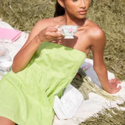 Robe Bustier Droite Vert Citron Brodée à Superpositions -Jolie Vêtue Soldes Magasin 4ff8e9a35f1ffcd5c7b1780ea3a98aff808a9c11 cnd8915 4