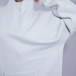 PRETTYLITTLETHING Petite Robe Pull Gris Clair à Zip Trois-quart -Jolie Vêtue Soldes Magasin 5003e7cef8da12d86b5e86730db0ff84414f2ab8 cnd3216 4