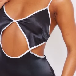 Robe Mi-longue Satinée Noire Découpée à La Taille à Bretelles 10 Robe Mi-longue Satinée Noire Découpée à La Taille à Bretelles -Jolie Vêtue Soldes Magasin 527d550b674bf3d5662bccadef81f3441da41556 cnd0610 4