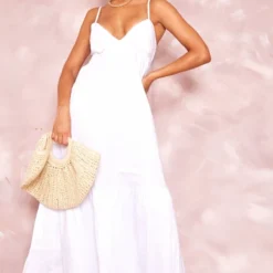 Robe Babydoll Longue Blanche à Bretelles Et Superpositions