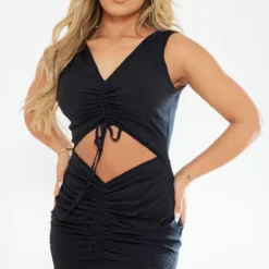 Robe Moulante Froncée Texturée Noire Découpée Sans Manches