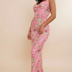 Robe Longue Plissée à Imprimé Abstrait Fleuri Rose Et Bretelles -Jolie Vêtue Soldes Magasin 5427d90668afc9fc82a623c41992c417b0d57ef7 cnd7607 3