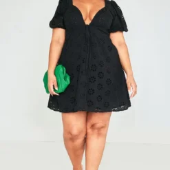 Plus Robe Droite Noire En Broderie Anglaise à Manches Bouffantes -Jolie Vêtue Soldes Magasin 554c9c34b20a520c3bf0dd881dc491a727e30afc cnd4862 1