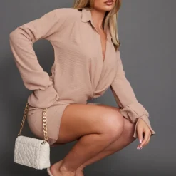 Robe Chemise Tissée Taupe Texturée Très Décolletée à Manchettes évasées -Jolie Vêtue Soldes Magasin 5629ce0dac38965ada162bf56ca466d647dd43a5 cnd0597 3