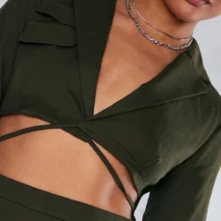 Robe Moulante Style Blazer Utilitaire Kaki En Maille Tissée à Découpes Et Taille Nouée -Jolie Vêtue Soldes Magasin 581ec123c9dbf0211522e02c04810a93b5021057 cnb9159 4