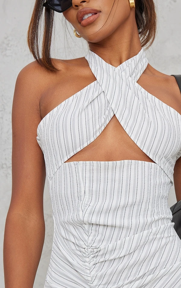 Robe Moulante Froncée Grise Texturée Nouée Dans Le Cou 6 Robe Moulante Froncée Grise Texturée Nouée Dans Le Cou – Image 4