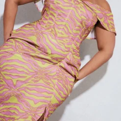 Plus Robe Mi-longue Imprimé Zébré Vert Citron Froncée Sur Le Côté 10 Plus Robe Mi-longue Imprimé Zébré Vert Citron Froncée Sur Le Côté -Jolie Vêtue Soldes Magasin 5a070b8a78cd2f930348099b9a435a8ee55f1755 cne0688 4