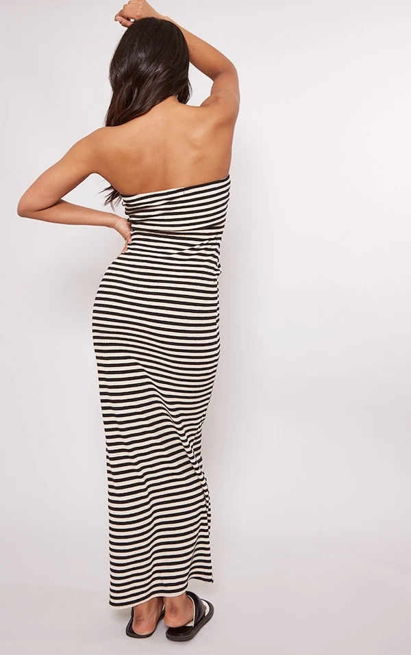 Robe Longue En éponge à Rayures Noires Et Blanches 4 Robe Longue En éponge à Rayures Noires Et Blanches – Image 2