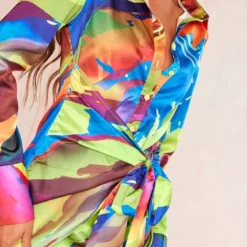 Robe Chemise Satinée Imprimé Abstrait Multicolore à Détail Noué -Jolie Vêtue Soldes Magasin 5c28be67eca6207ed1937dedfecb3cab71d9135f cne4574 4