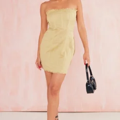 Robe Bustier Moulante En Effet Lin Vert Sauge à Bordures Frangées Et Liserés Structurants