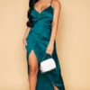 Petite Robe Longue Satinée Vert émeraude Détail Portefeuille -Jolie Vêtue Soldes Magasin 621fe8a0baa7ad687367db84e6bf9cee6bcafd99 cme0722 1
