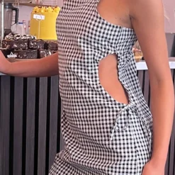 Robe Moulante Découpée Noire Et Blanche à Carreaux Et Côtés Froncés -Jolie Vêtue Soldes Magasin 62a67a46294a9e88aa088d028d9dc19277a2ea6b cnd6429 4