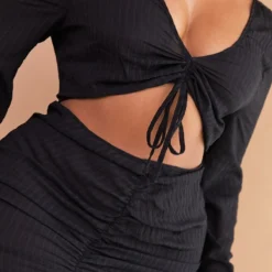 Plus Robe Mi-longue Texturée Froncée Noire à Découpe -Jolie Vêtue Soldes Magasin 63422806df2b890fc09141d1552d3ec0730aef55 cmw3068 5