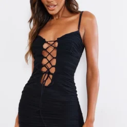 Robe Moulante Texturée Noire à Lacets Et Bretelles