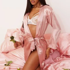 Robe De Chambre Satinée Rose Pâle