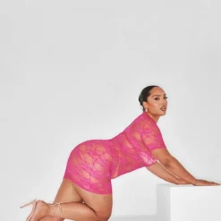 Plus Robe Moulante Rose En Dentelle Fleurie à Col Montant -Jolie Vêtue Soldes Magasin 69022c3f8c5fe7f4c18e670744e1fdb1ac24df59 cne6572 3