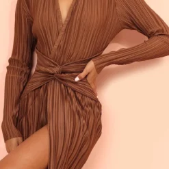 Robe Mi-longue Plissée Chocolat à Col Et Détail Torsadé Sur La Taille -Jolie Vêtue Soldes Magasin 69497ecf7e5800adc8fabb235ff7fc289ec2a4c3 cmz9083 5