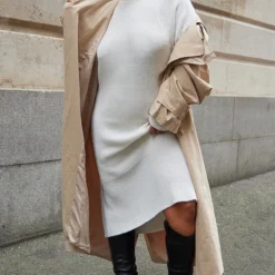 Plus Robe Pull Mi-longue Oversize Crème à Col Roulé