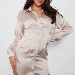 Robe Chemise Satinée Champagne à Taille Ajustée -Jolie Vêtue Soldes Magasin 69abd5d644d0655d7e0bd01bbdcfc38659f6fed6 cnc7696 3