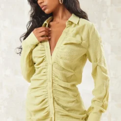 Robe Chemise Vert Olive Texturée Froncée à Boutons