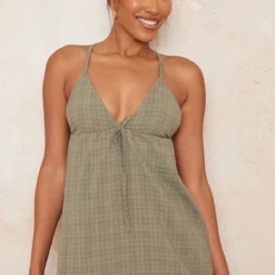 Robe Droite Kaki Tissée à Bretelles Croisées Dans Le Dos 9 Robe Droite Kaki Tissée à Bretelles Croisées Dans Le Dos -Jolie Vêtue Soldes Magasin 6adadd979fba63f0d3d48c2ae9fbbd6169f67e2b cmy8311 4