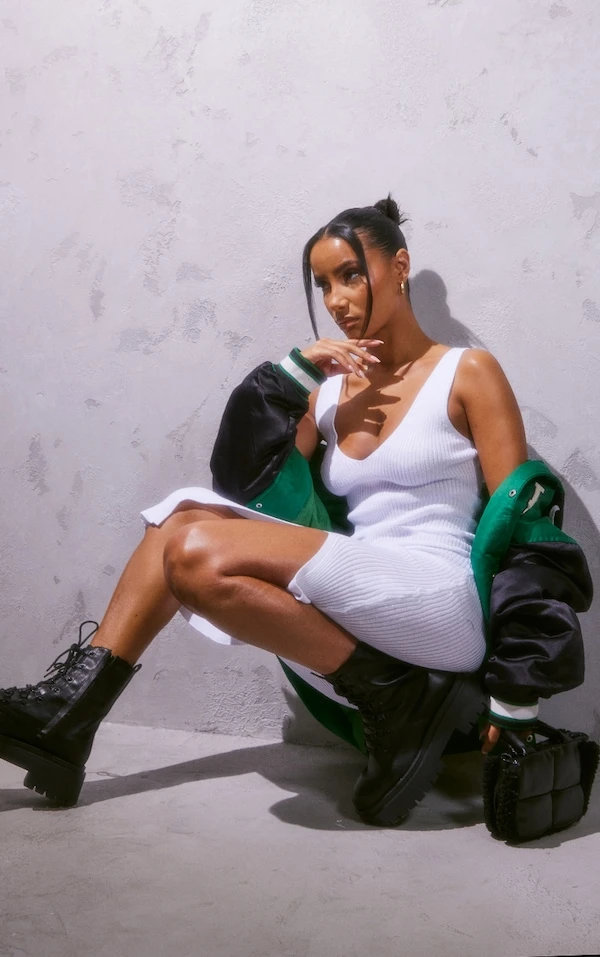 Robe Mi-longue En Maille Tricot Blanc à Col En V Et Détail Fendu 5 Robe Mi-longue En Maille Tricot Blanc à Col En V Et Détail Fendu – Image 3