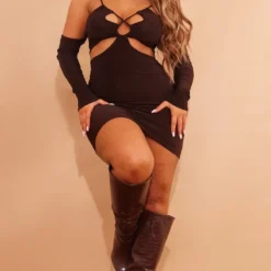 Shape Robe Très Moulante Marron Chocolat à Lacets Et épaules Dénudées -Jolie Vêtue Soldes Magasin 6d00985b4e4b1432bc1a747854982e0e04a24e14 cmw7676 4