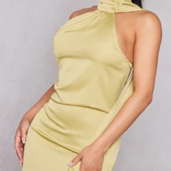 Petite Mini Robe Satinée Vert Olive à Lien Autour Du Cou -Jolie Vêtue Soldes Magasin 727c8e12ee7221a2cb73af64918915a3f32adb94 cnd7150 4