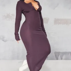 Shape Robe Mi-longue Chocolat Côtelée à Manches Longues Et Boutons à L'avant