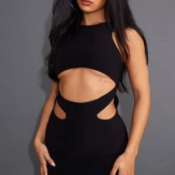 Robe Très Moulante Noir Profond à Dos Nageur Et Taille Découpée