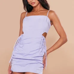 Robe Moulante Tissée Lilas à Découpes Et Fronces Sur Les Côtés