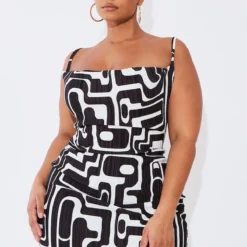 Plus Robe Moulante Plissée Noire à Imprimé Et Col Bénitier -Jolie Vêtue Soldes Magasin 764340e5c0305e37f5c04413bd9e58855f6ec146 cna7527 3