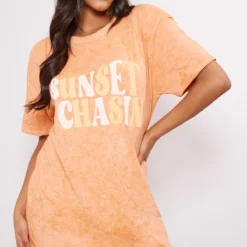 Robe T-shirt Rouille Effet Javélisé à Slogan Sunset Chasin Imprimé