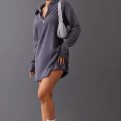 Petite Robe Pull Oversize Côtelée Bleu Marine Foncé à Col Montant Et Demi-zip -Jolie Vêtue Soldes Magasin 804fdd6c75d4fee7651d97af49456c108808fde8 cnc4743 3