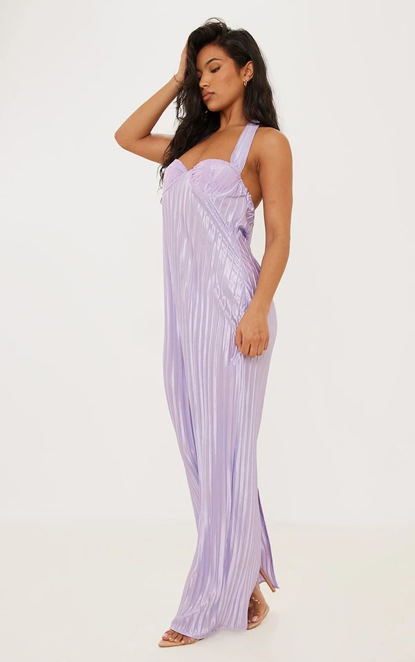 Robe Longue Très Plissée Lilas à Bonnets En Dentelle 5 Robe Longue Très Plissée Lilas à Bonnets En Dentelle – Image 3