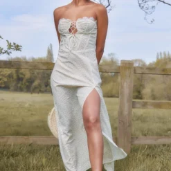 Robe-corset Fendue Mi-longue Fleurie Jaune à Bordure En Dentelle