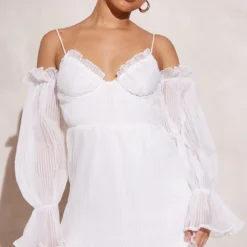 Petite Mini Robe Plissée Blanche à épaules Dénudées -Jolie Vêtue Soldes Magasin 85af36074aead3d05fe182c43284533a155e0a65 cnd7368 3
