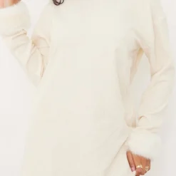 Robe Pull Oversize En Velours Côtelé Crème à Manchettes En Fausse Fourrure -Jolie Vêtue Soldes Magasin 8787f2e7b86b13b4c7ec350016db8ffdc0bd9707 cnb1548 4