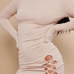 Robe Moulante Manches Longues Taupe à Col Haut Et Laçage -Jolie Vêtue Soldes Magasin 88e4068c4383afb63adb38cef56470cfd8683702 cnd1321 4