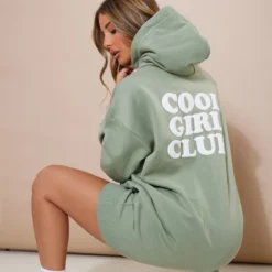 Robe Pull Oversize Sauge Doublure En Polaire à Capuche Et Slogan Cool Girl