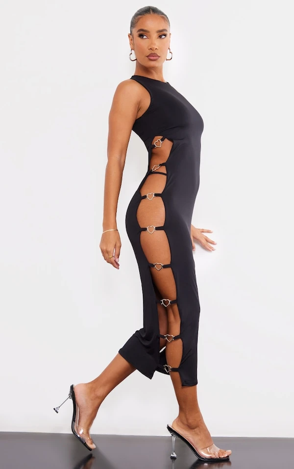 Robe Mi-longue Découpée Noire à Détail Cœur 5 Robe Mi-longue Découpée Noire à Détail Cœur – Image 3