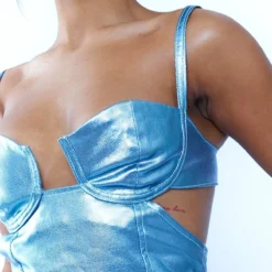 Robe En Jean Enduit Bleu Métallisé Détail Bonnets -Jolie Vêtue Soldes Magasin 8c212079c5abe697503401e037703f9808ad8a0d cnb4735 4