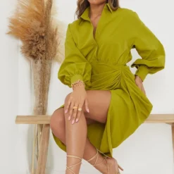 Robe Chemise Mi-longue Vert Olive à Manches Ballon Et Jupe Froncée -Jolie Vêtue Soldes Magasin 8d19f457bb18e32f2b27f4cba0315a7e7b484426 cms6921 1