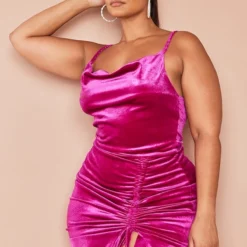 Plus Robe Moulante Volantée En Velours Fuchsia à Bretelles Et Fronces -Jolie Vêtue Soldes Magasin 8e0825a435a3d8d1e5520b4e164dd980f2f3e8f6 cna8308 3