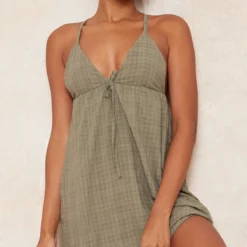 Robe Droite Kaki Tissée à Bretelles Croisées Dans Le Dos 10 Robe Droite Kaki Tissée à Bretelles Croisées Dans Le Dos -Jolie Vêtue Soldes Magasin 8eaf432e10a9749c1951dc7d203a45a47d2939a7 cmy8311 5