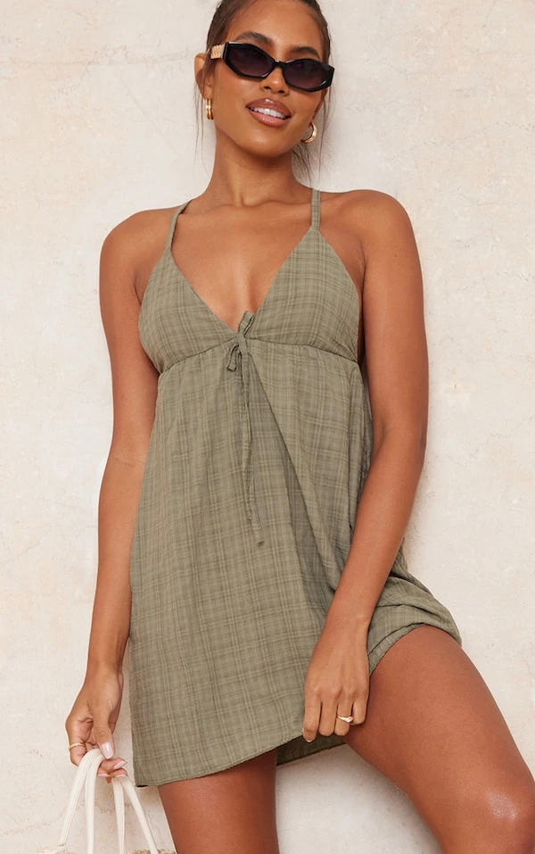 Robe Droite Kaki Tissée à Bretelles Croisées Dans Le Dos 6 Robe Droite Kaki Tissée à Bretelles Croisées Dans Le Dos – Image 4