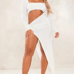 Shape Robe Longue Moulante Blanche à Découpe Et Détail Noué Sur Le Côté