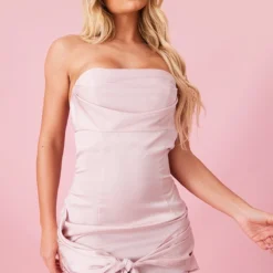 Robe Moulante Bustier Satinée Rose Nouée à Détail Drapé -Jolie Vêtue Soldes Magasin 91b78cb72f5d667b84bae8b72ff6f7ade94c2e23 cnd5915 1