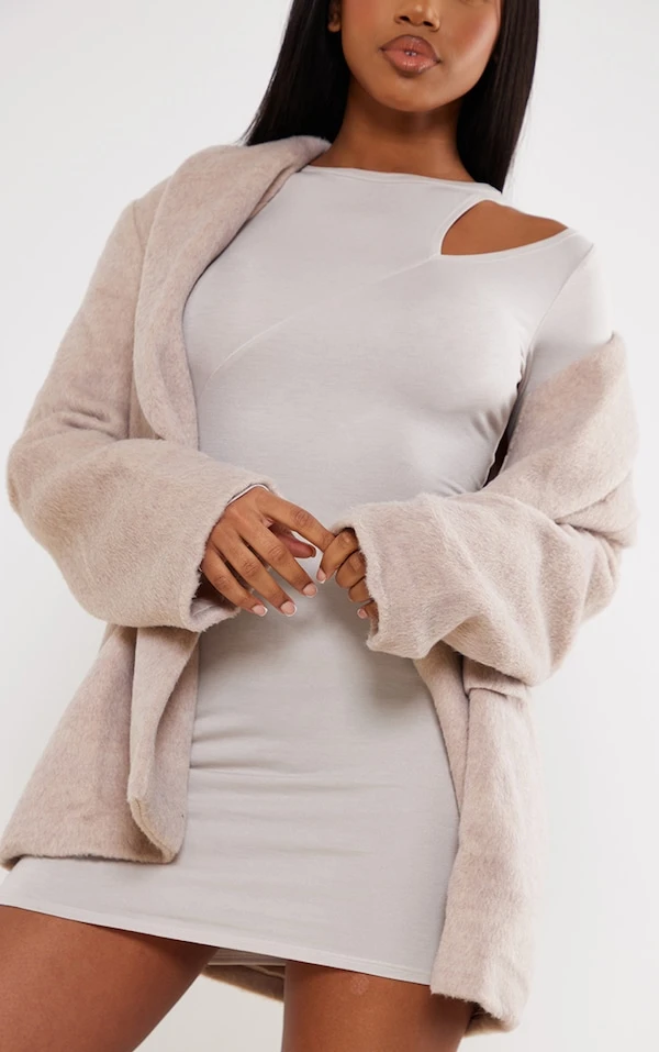 Robe Moulante Gris Pierre à Découpes Et Manches Longues 6 Robe Moulante Gris Pierre à Découpes Et Manches Longues – Image 4